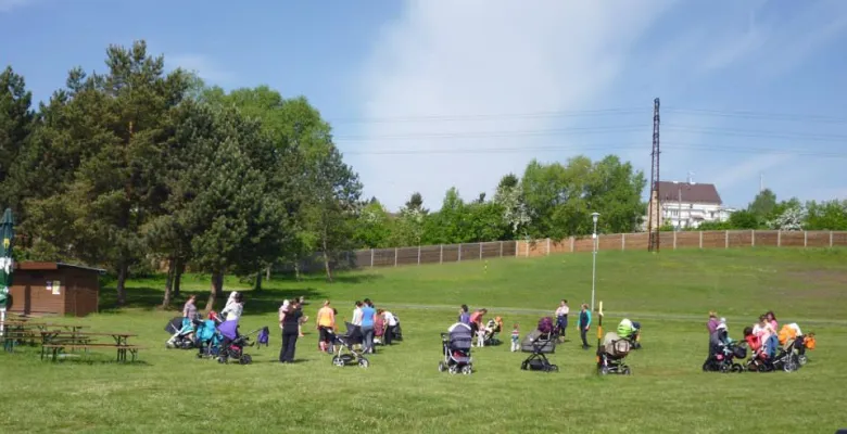 FITMAMI (cvičení pro maminky s kočárky) na Rolavě