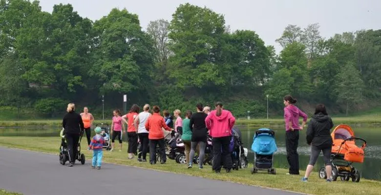 FITMAMI (cvičení pro maminky s kočárky) na Rolavě