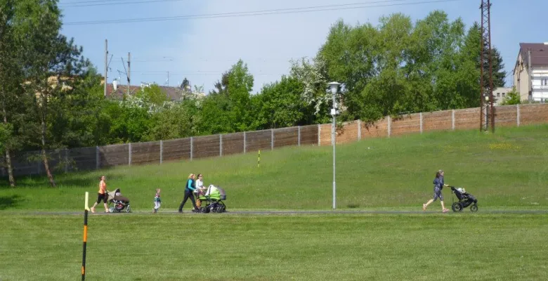 FITMAMI (cvičení pro maminky s kočárky) na Rolavě