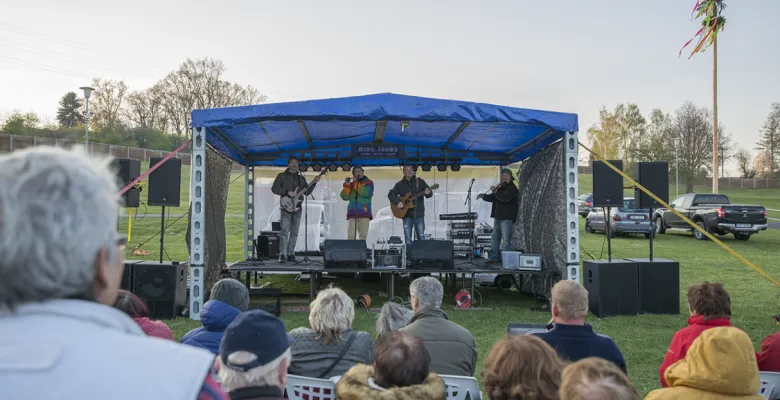 Fotografie z Pálení čarodějnic na Rolavě