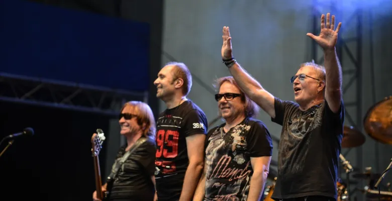 Omega a Olympic v Letním kině Karlovy Vary