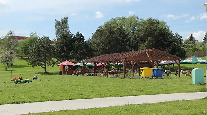 Zveřejnění pronájmu části pozemku (občerstvení Rolava)